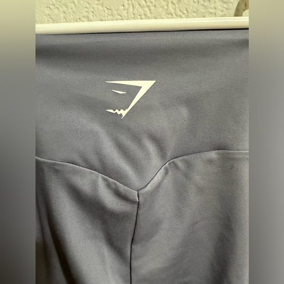 Gymshark Crop leggings EUC - Picture 3 of 6